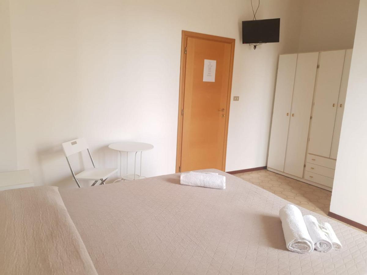 Hotel Magriv リミニ エクステリア 写真