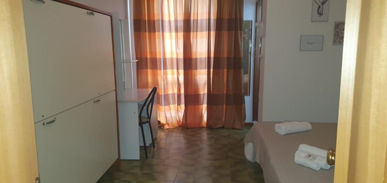 Hotel Magriv リミニ エクステリア 写真