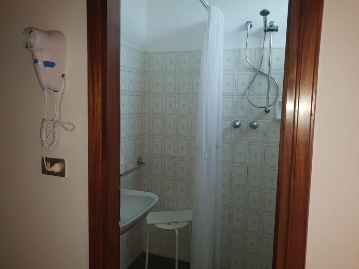 Hotel Magriv リミニ エクステリア 写真