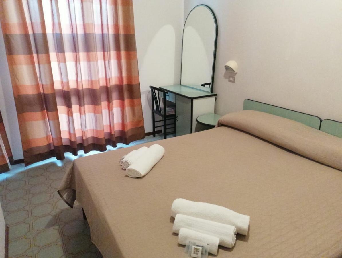 Hotel Magriv リミニ エクステリア 写真