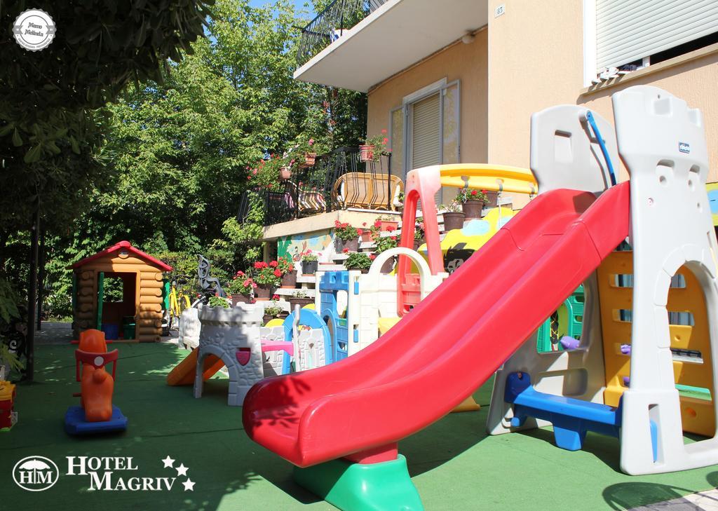 Hotel Magriv リミニ エクステリア 写真