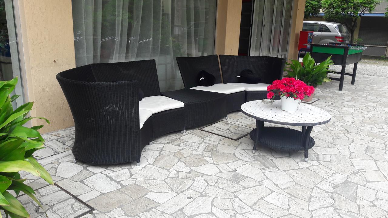 Hotel Magriv リミニ エクステリア 写真